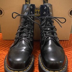 Jadon Platform 8 Eye Dr. Martens Boots